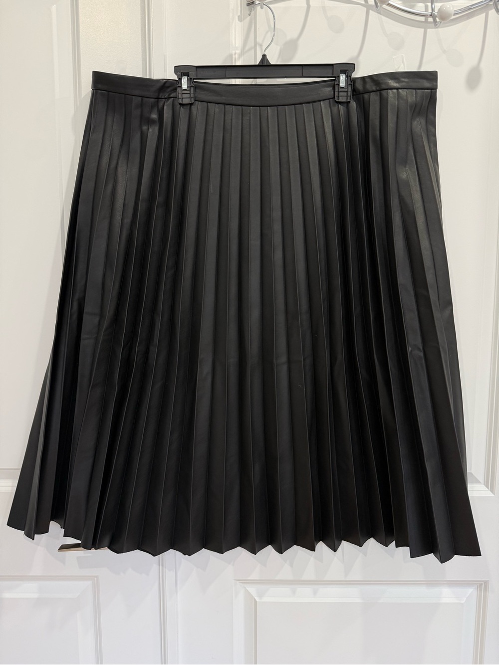 Plus Size MANGO Black Pleated Faux Leather Skirt - Women